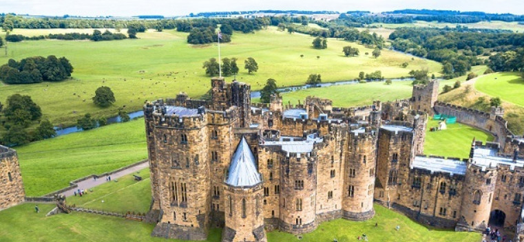 قلعه آلن‌ویک (Alnwick Castle)