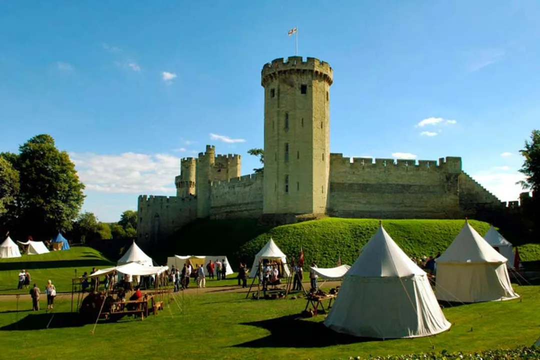 قلعه وارویک (Warwick Castle)