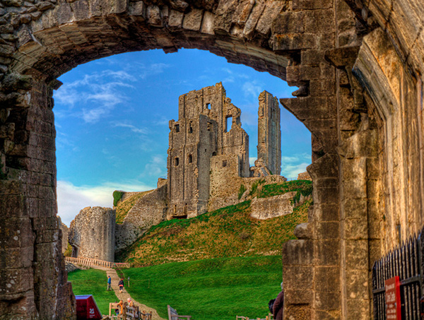 قلعه کورف (Corfe Castle)